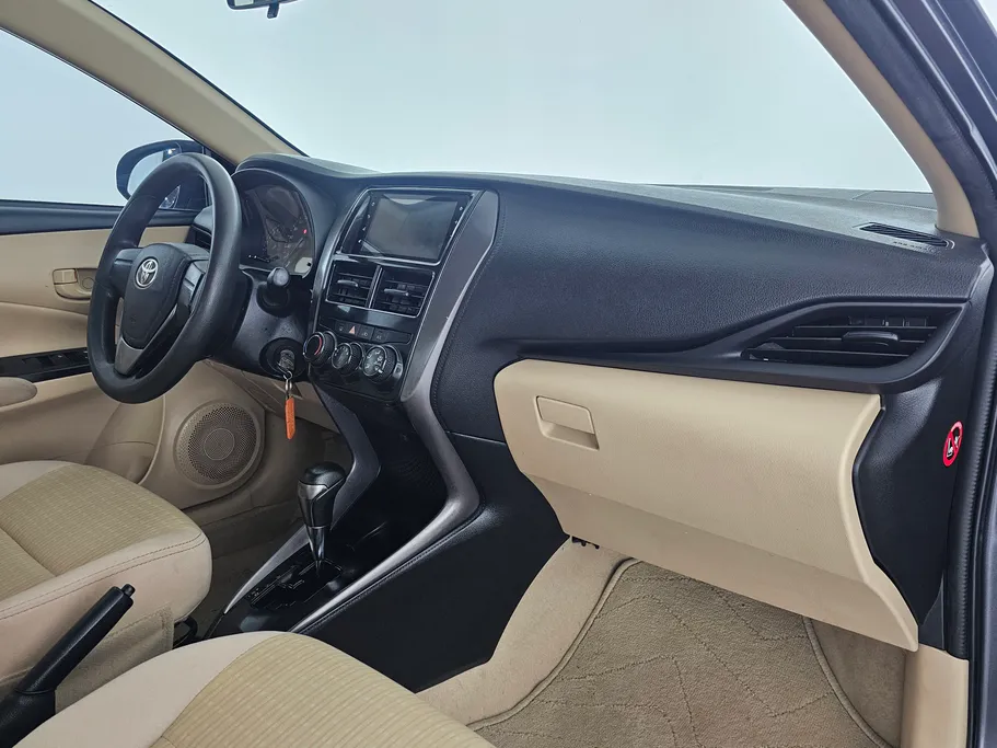 تويوتا يارس Y 2022 