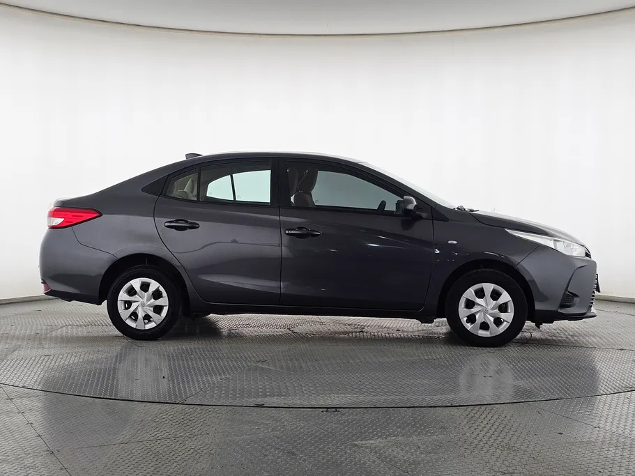 تويوتا يارس Y 2022 