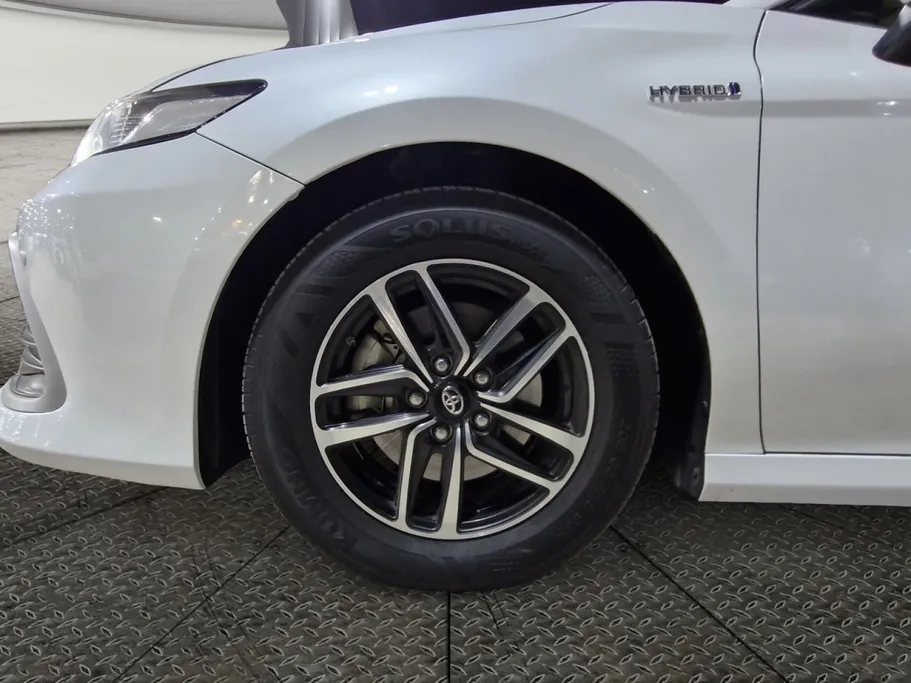 2022 Toyota Camry  LE HEV 