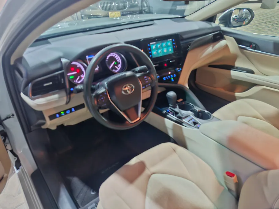 2022 Toyota Camry  LE HEV 