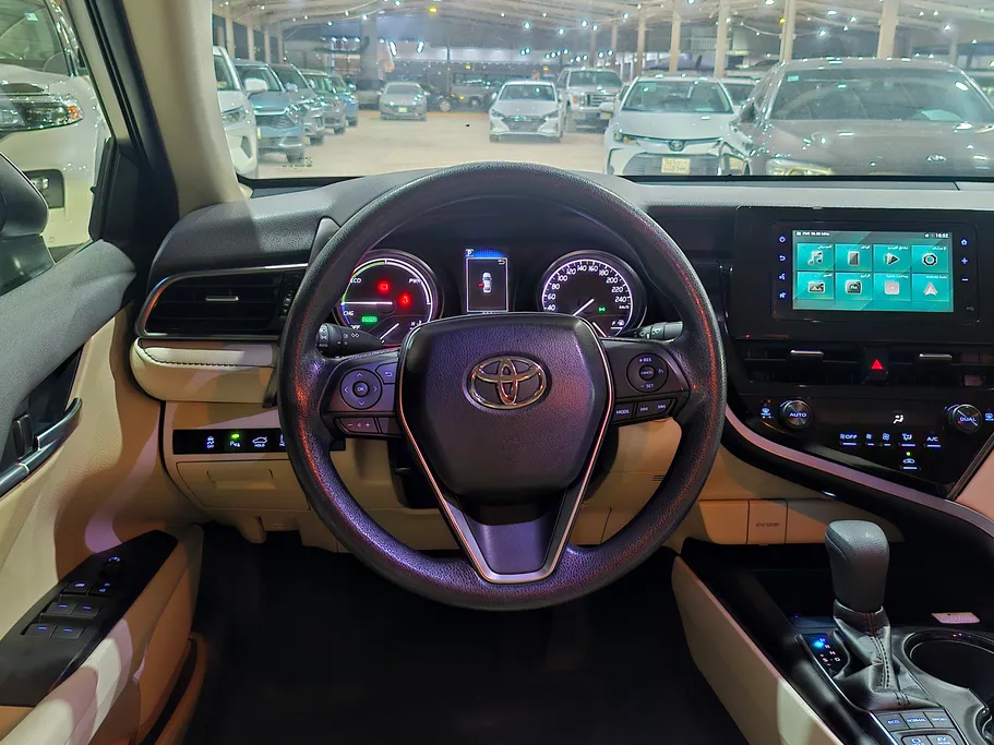 2022 Toyota Camry  LE HEV 