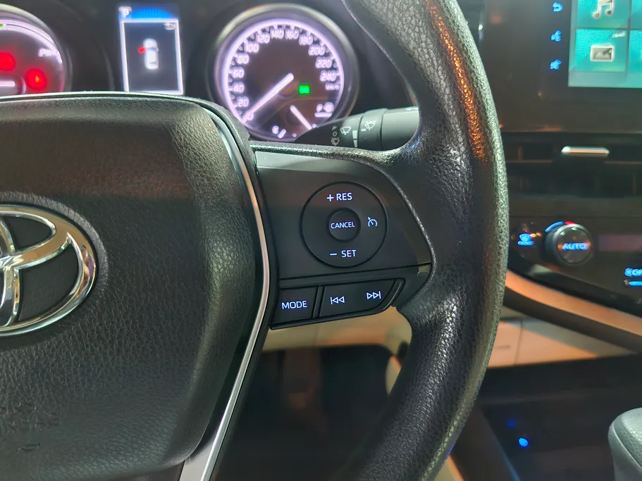 2022 Toyota Camry  LE HEV 