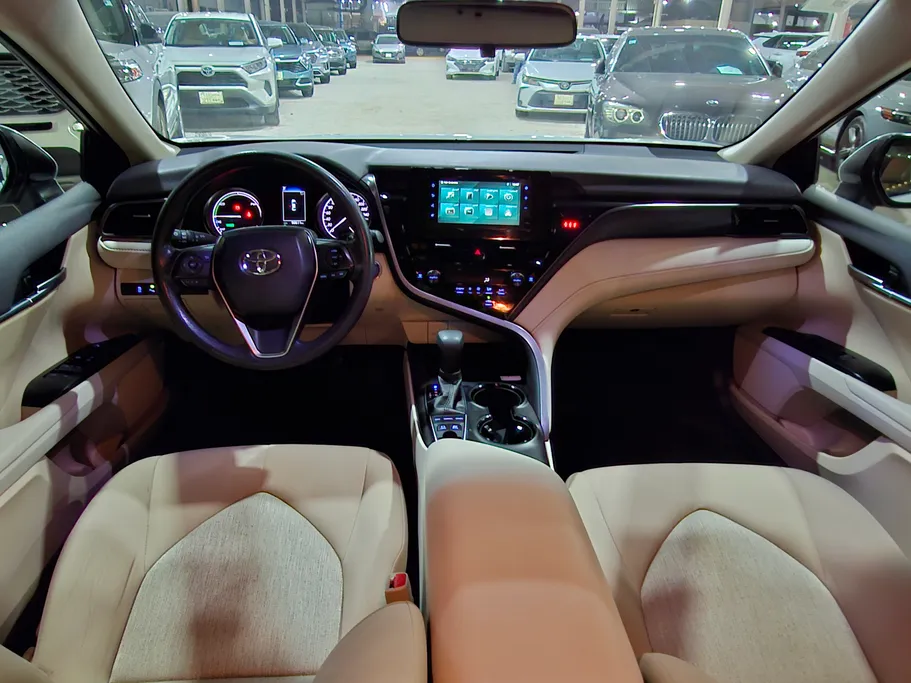 2022 Toyota Camry  LE HEV 