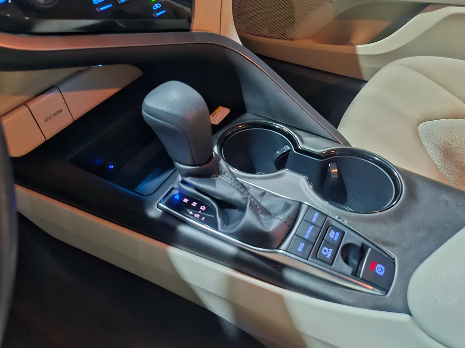 2022 Toyota Camry  LE HEV 