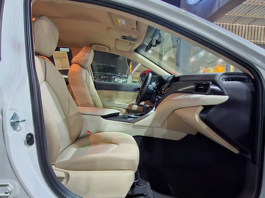 2022 Toyota Camry  LE HEV 