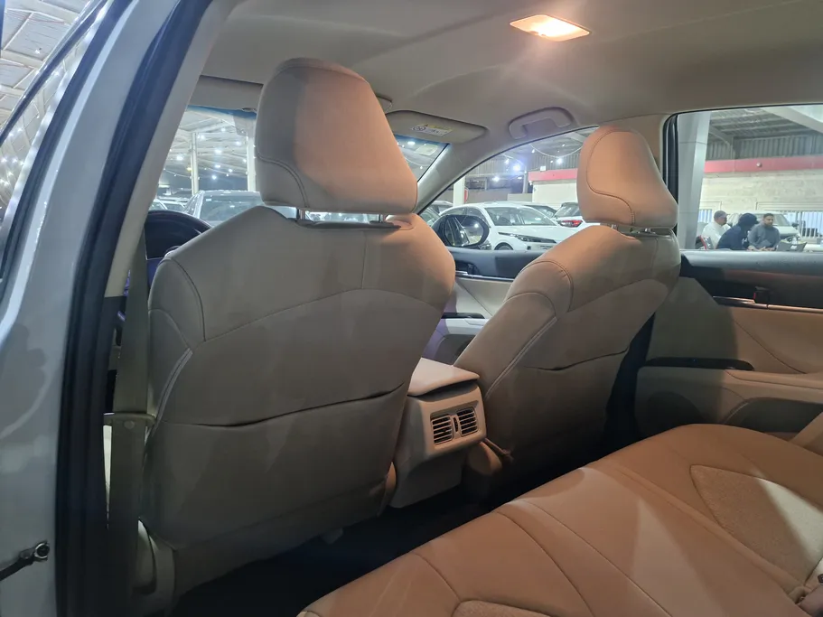 2022 Toyota Camry  LE HEV 