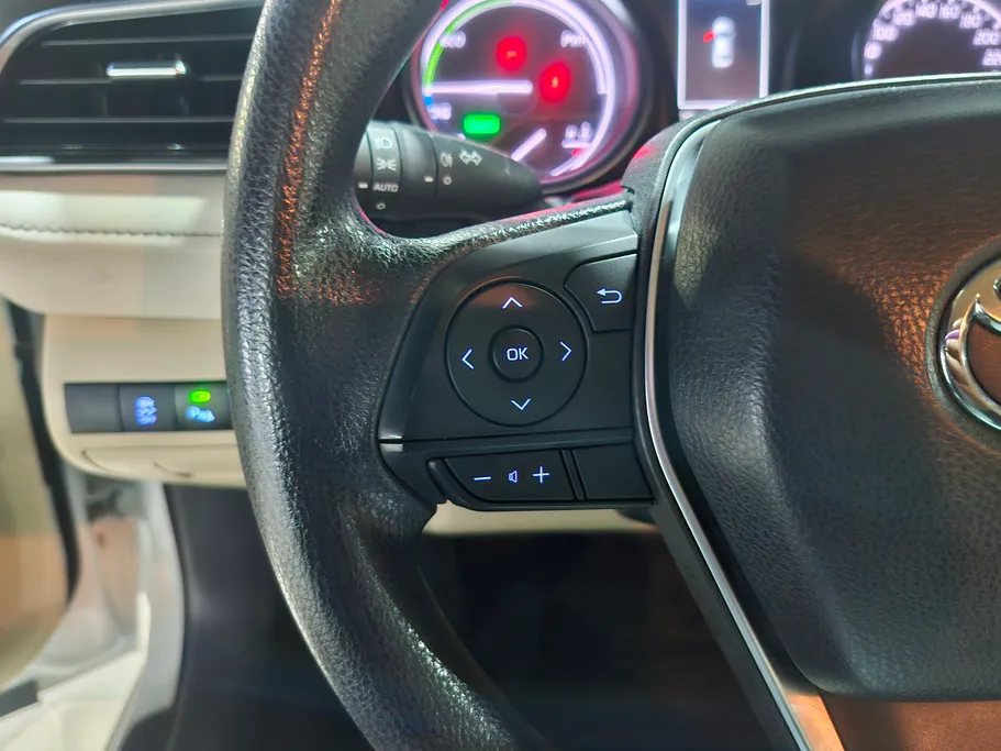 2022 Toyota Camry  LE HEV 