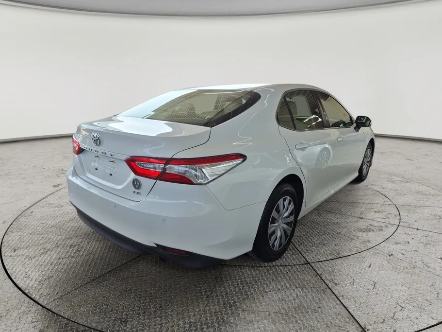 تويوتا كامري LE STD 2020 