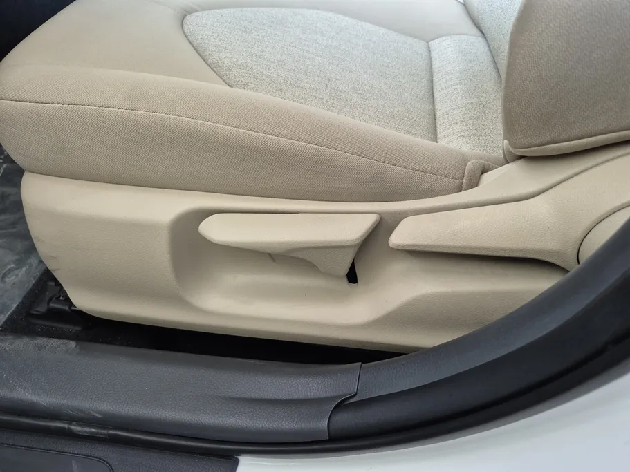 تويوتا كامري LE STD 2020 