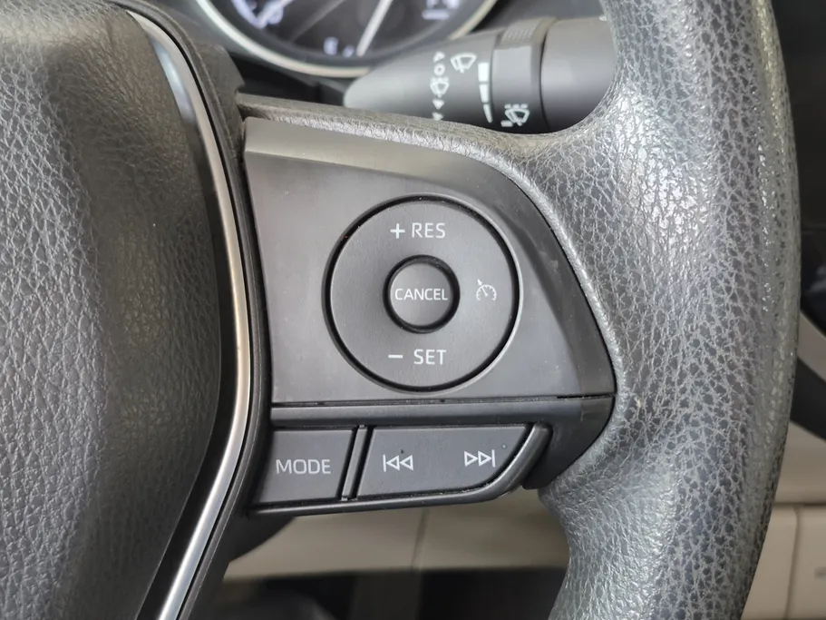 تويوتا كامري LE STD 2020 