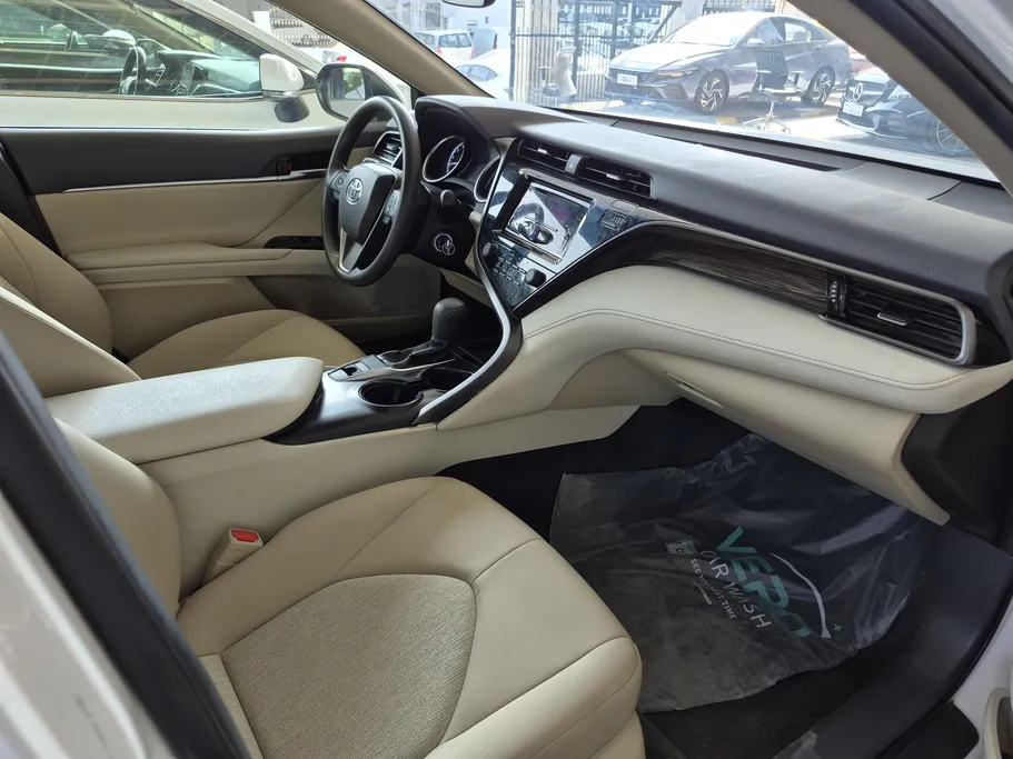 تويوتا كامري LE STD 2020 