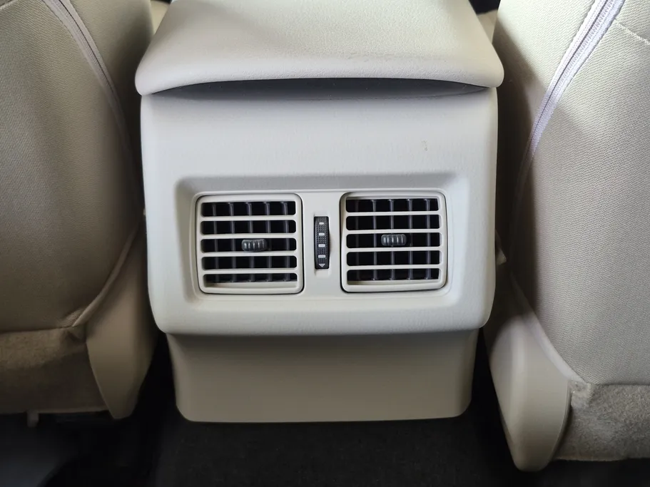 تويوتا كامري LE STD 2020 