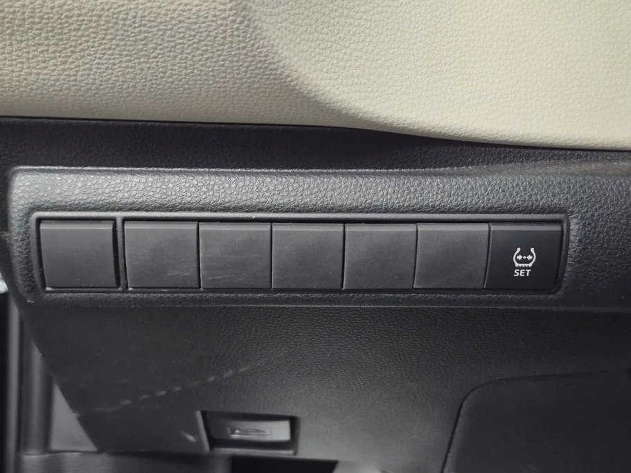 تويوتا كورولا XLI 2024 