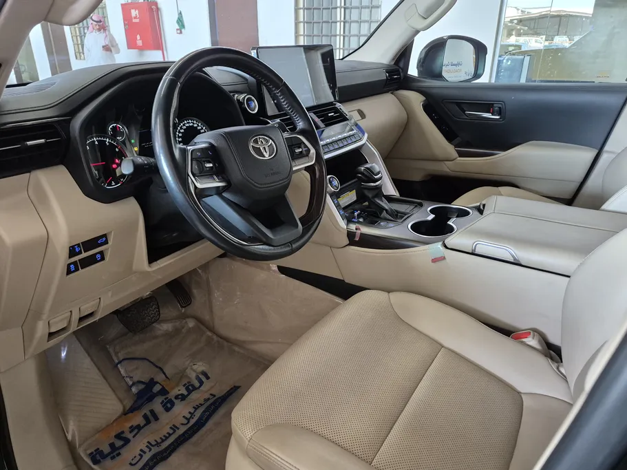 2024 Toyota Land Cruiser GXR4 