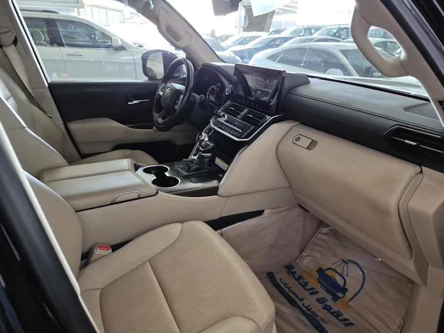 2024 Toyota Land Cruiser GXR4 