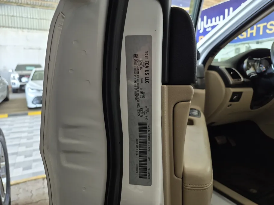 جيب جراند شيروكي لاريدو 2021 