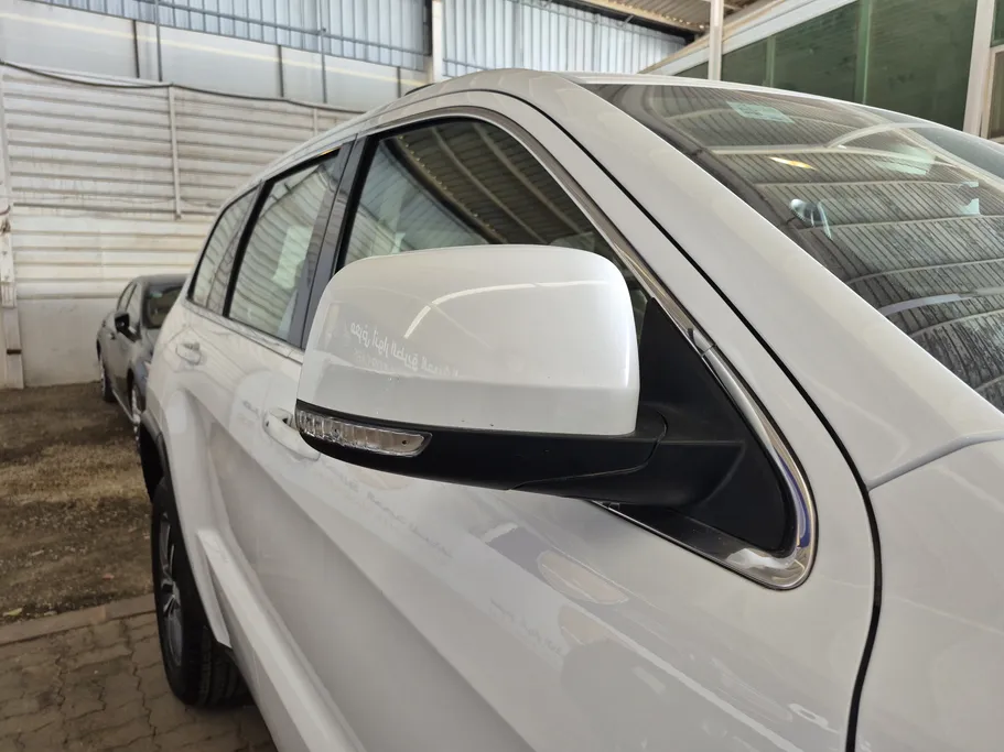 جيب جراند شيروكي لاريدو 2021 