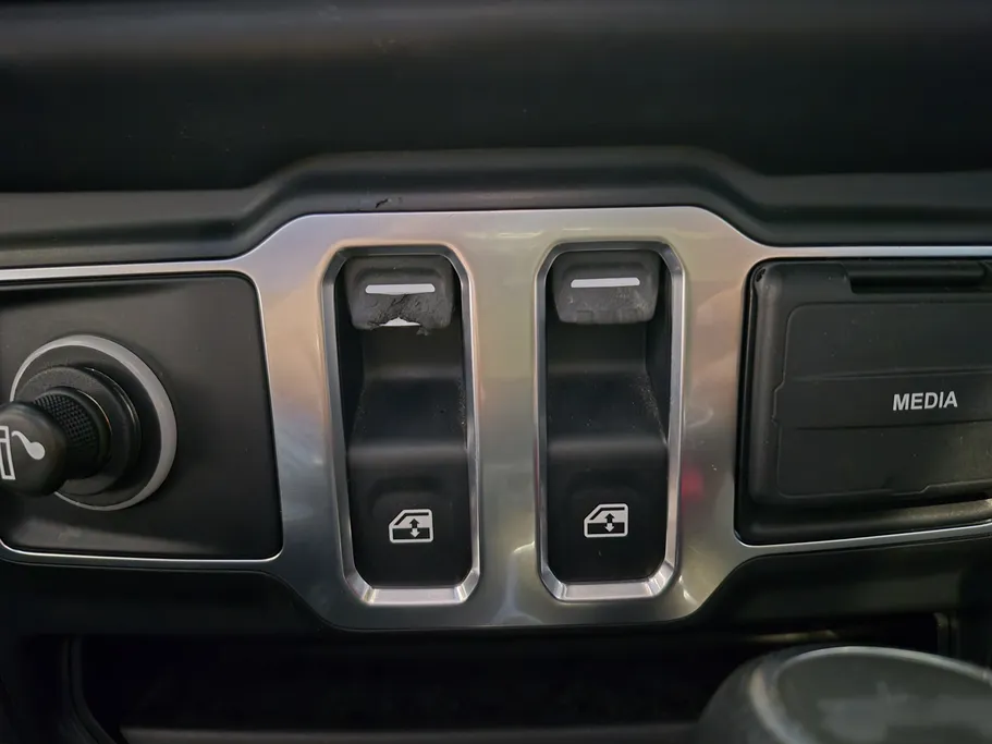 جيب رانجلر صحارى 2022 