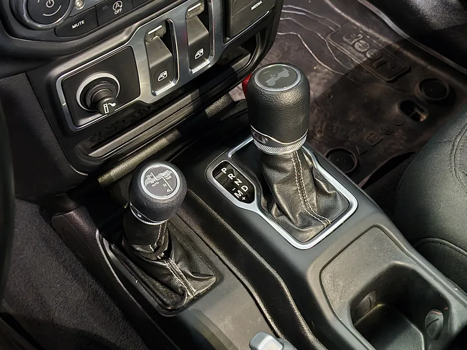 جيب رانجلر صحارى 2022 