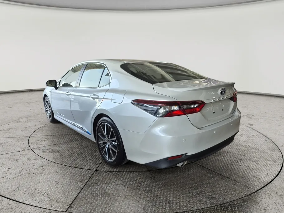 2022 Toyota Camry  GLE HEV  