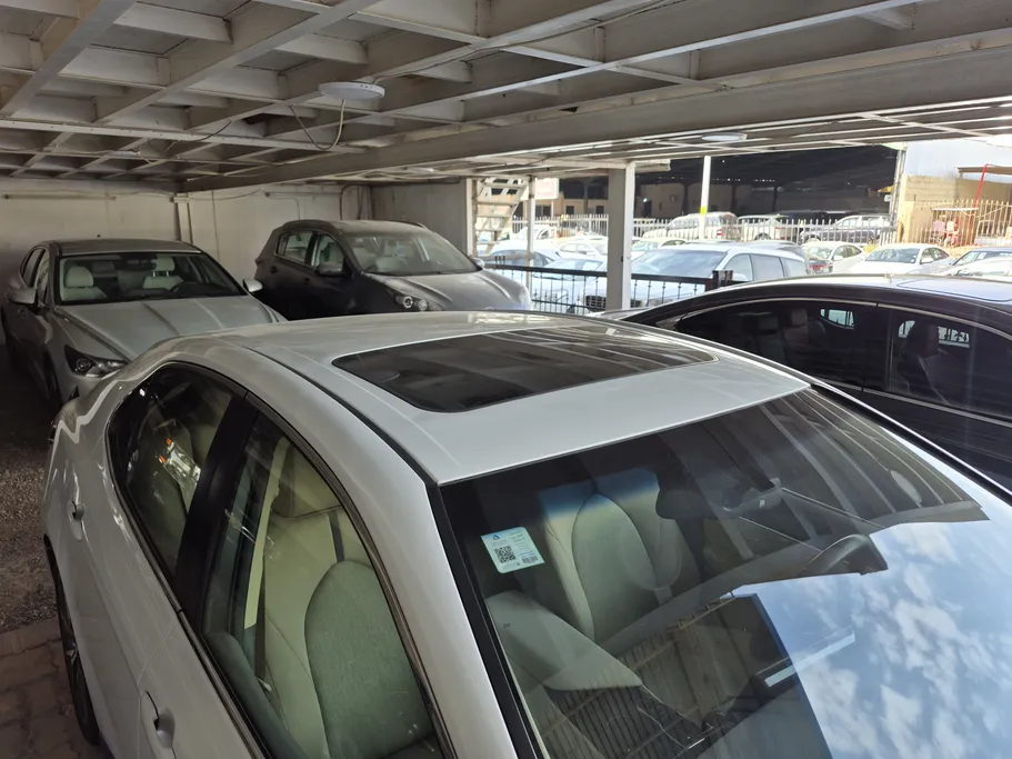 2022 Toyota Camry  GLE HEV  