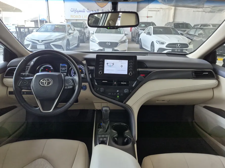 2022 Toyota Camry  GLE HEV  