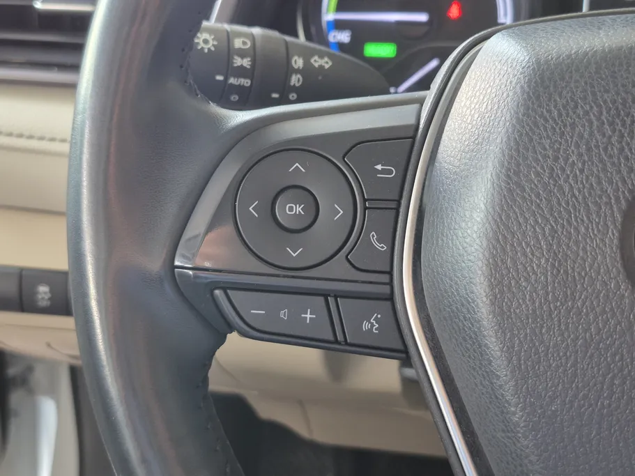 2022 Toyota Camry  GLE HEV  