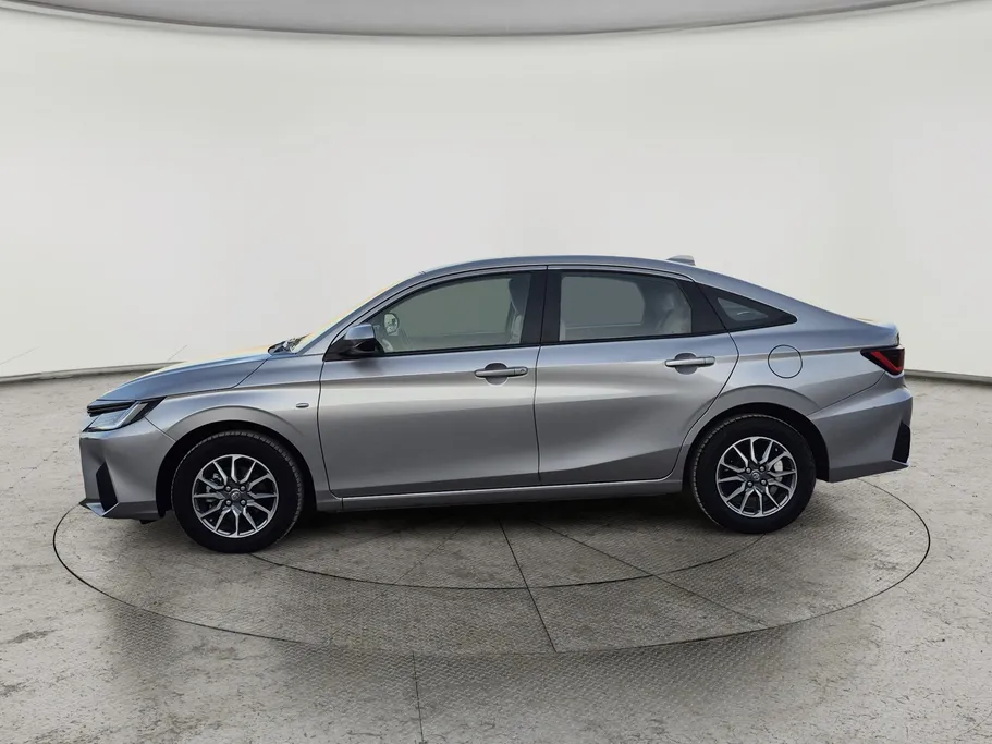 تويوتا يارس Y 2024 