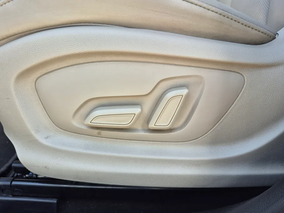 ام جي 5 LUX 2023 