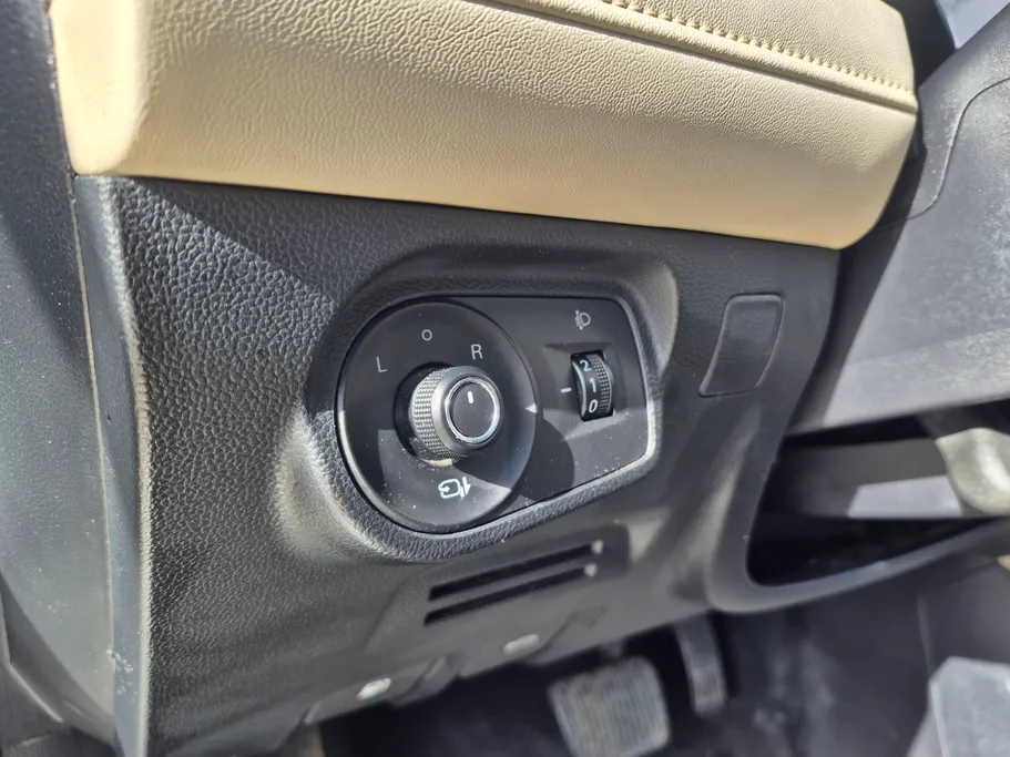 ام جي 5 LUX 2023 