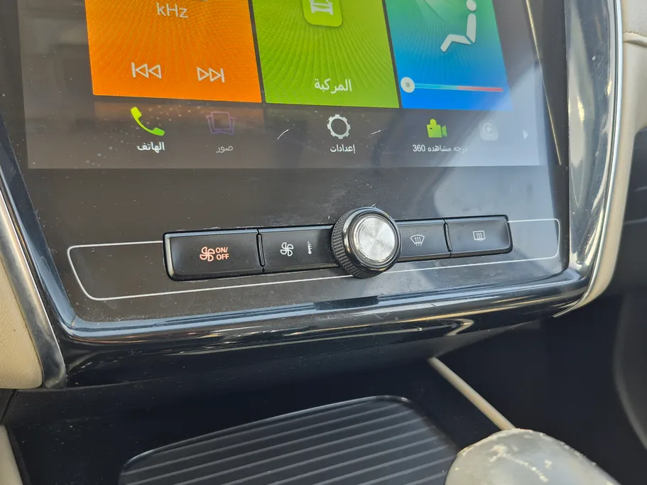 ام جي 5 LUX 2023 