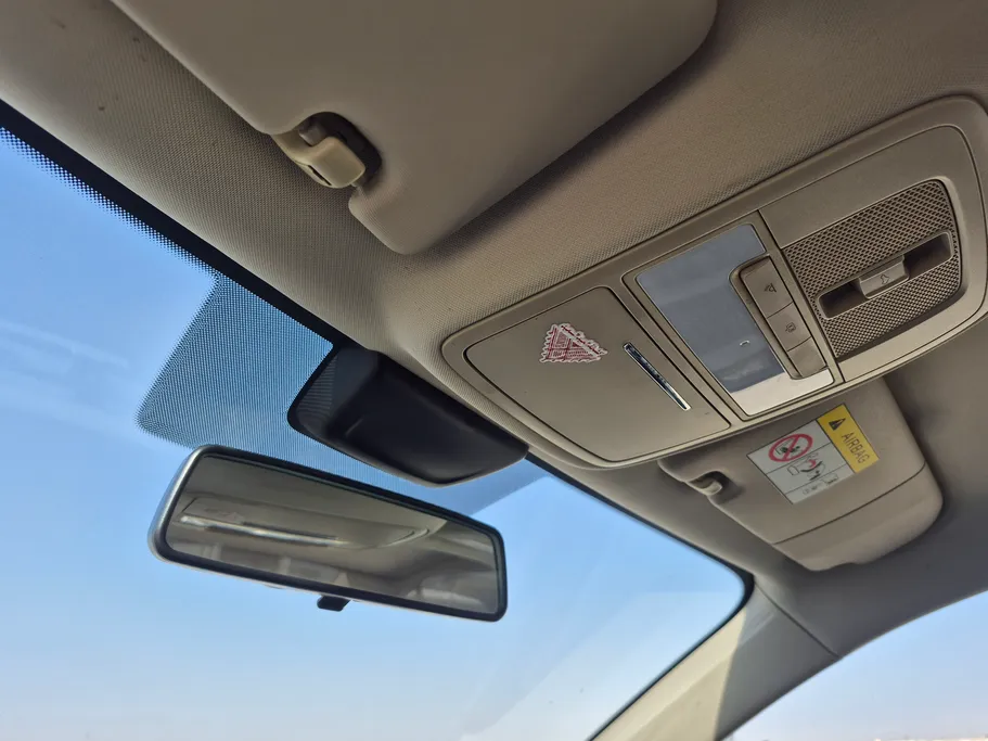 ام جي 5 LUX 2023 