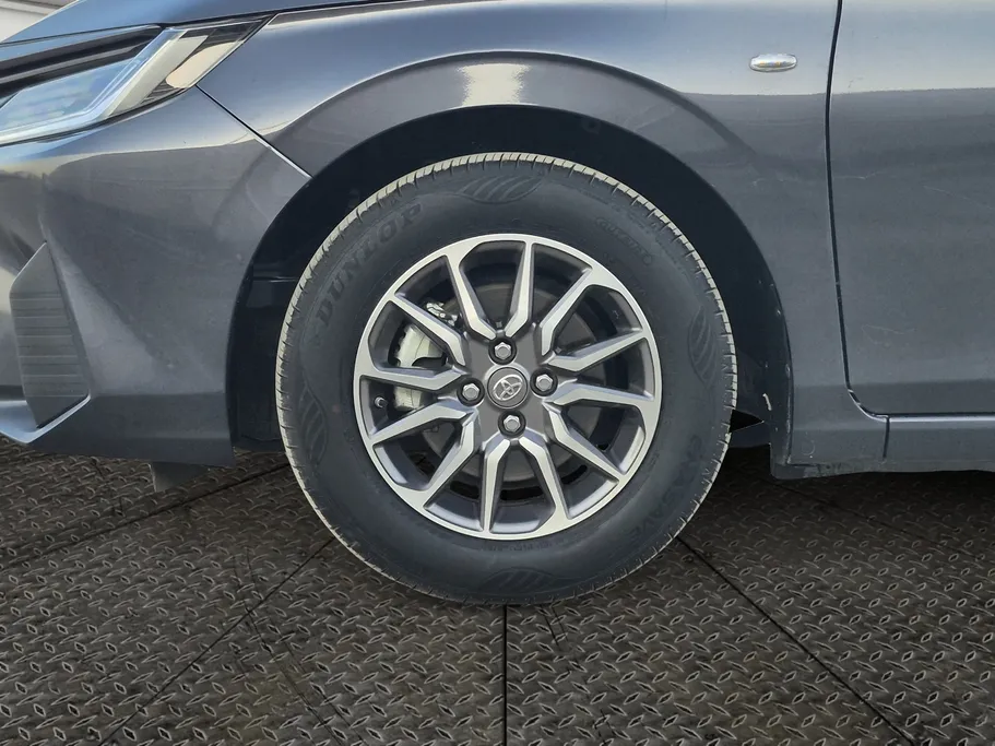 2024 Toyota Yaris  Y 