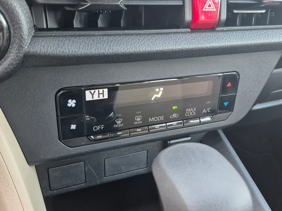 2024 Toyota Yaris  Y 