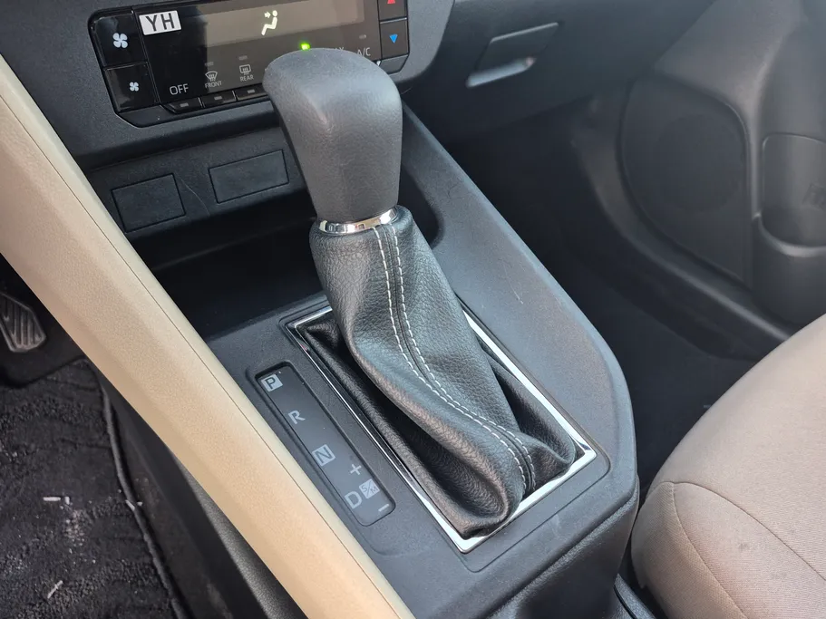 2024 Toyota Yaris  Y 