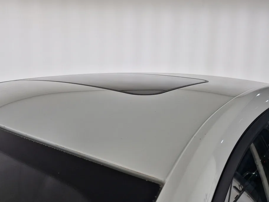 ام جي 5 LUX 2023 