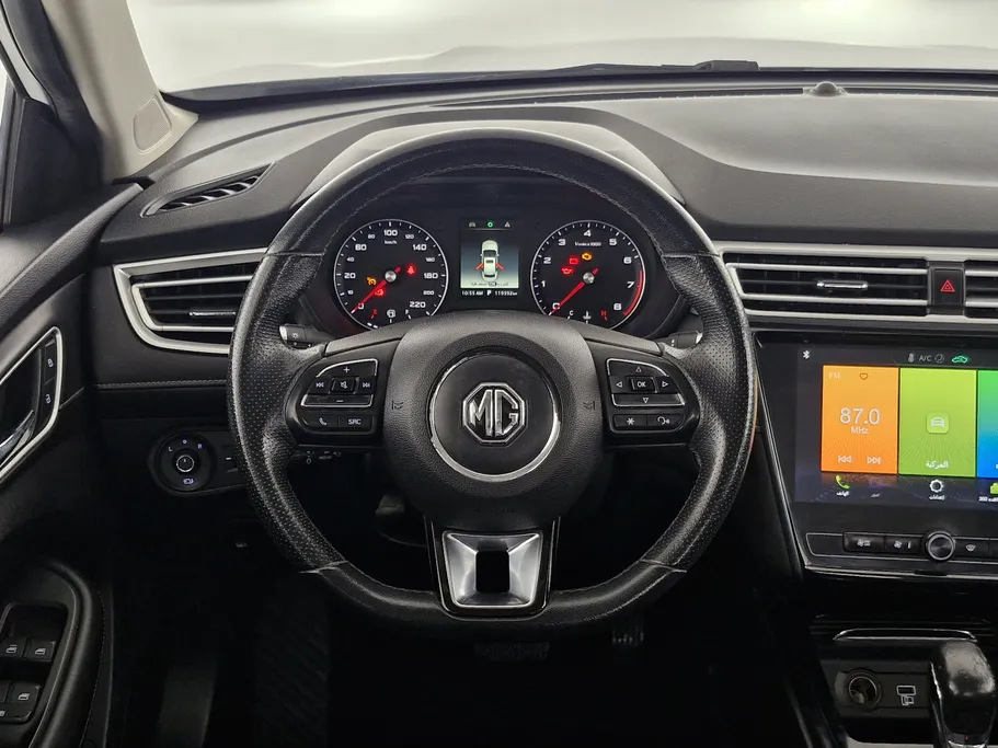 ام جي 5 LUX 2023 