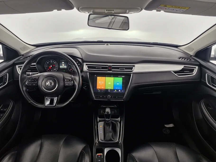 ام جي 5 LUX 2023 