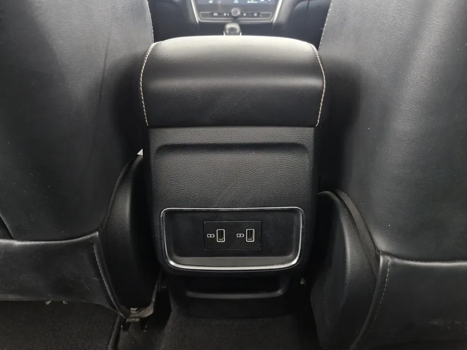 ام جي 5 LUX 2023 