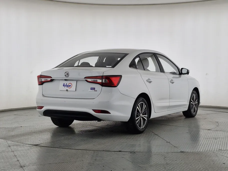 ام جي 5 LUX 2023 