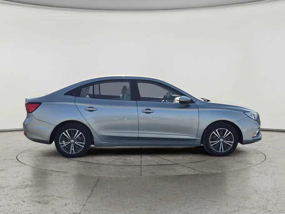 2023 ام جي 5 LUX 