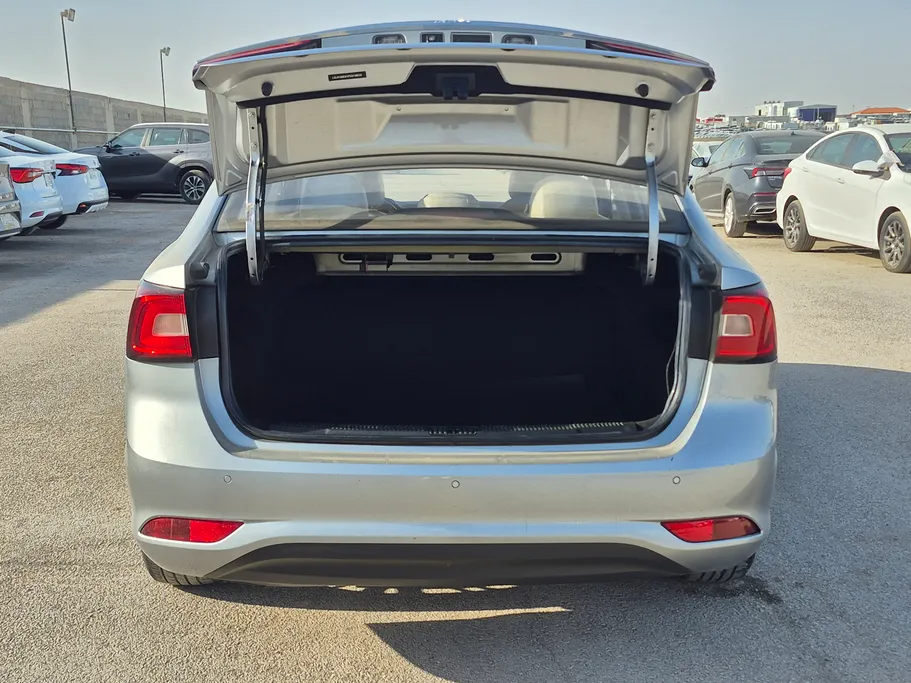 2023 ام جي 5 LUX 