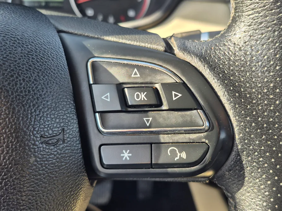 2023 ام جي 5 LUX 