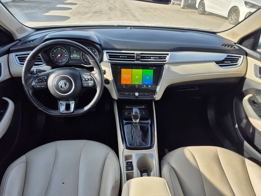 2023 ام جي 5 LUX 