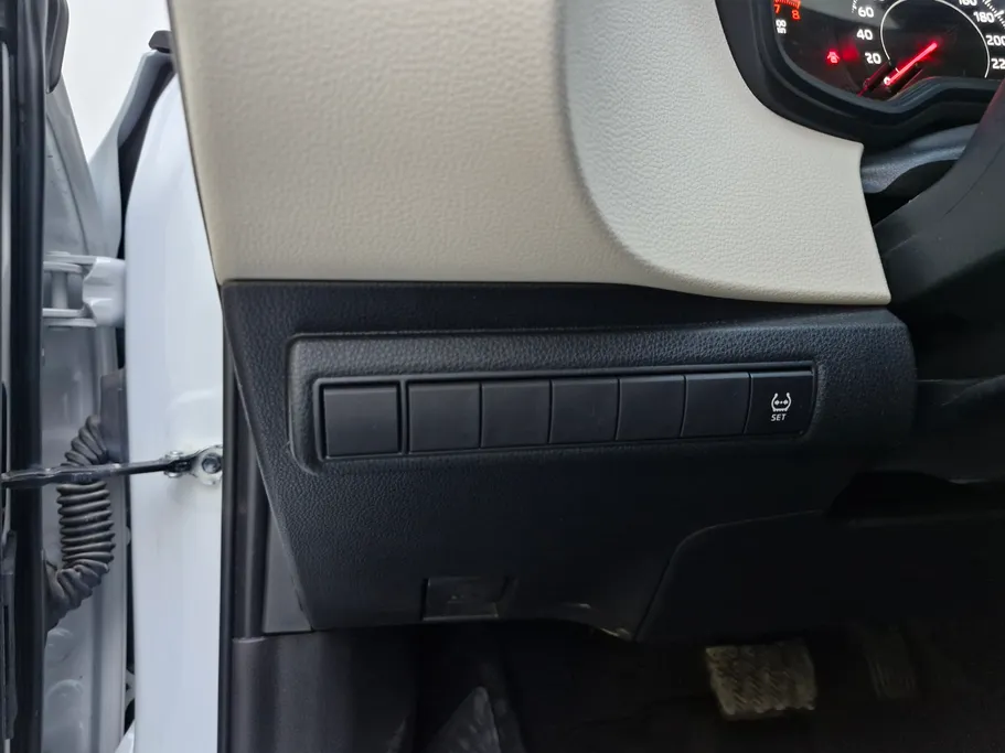 تويوتا كورولا XLI 2025 