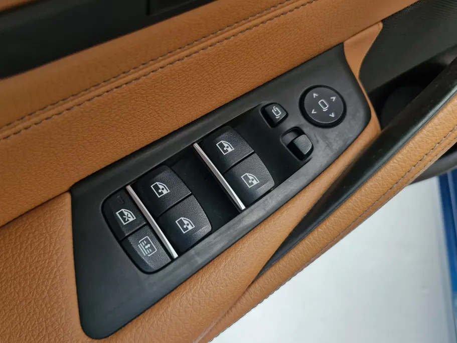 2023 BMW 5 Series 520i 