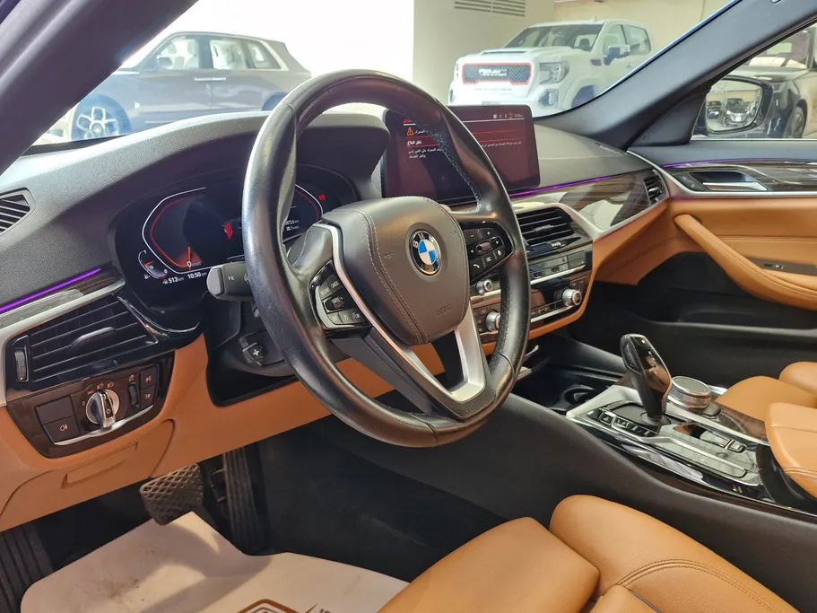 2023 BMW 5 Series 520i 