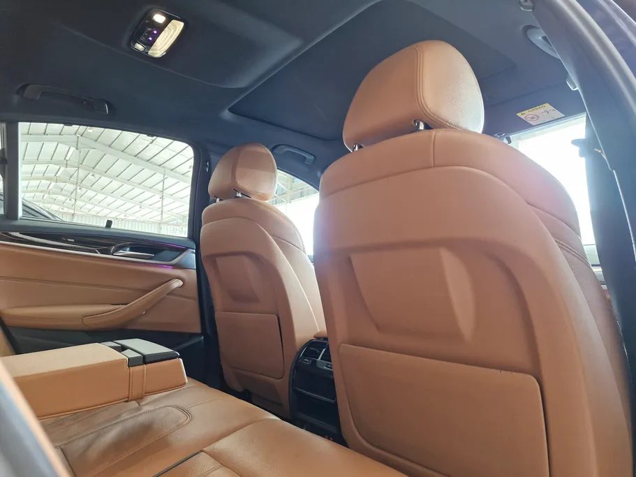 2023 BMW 5 Series 520i 