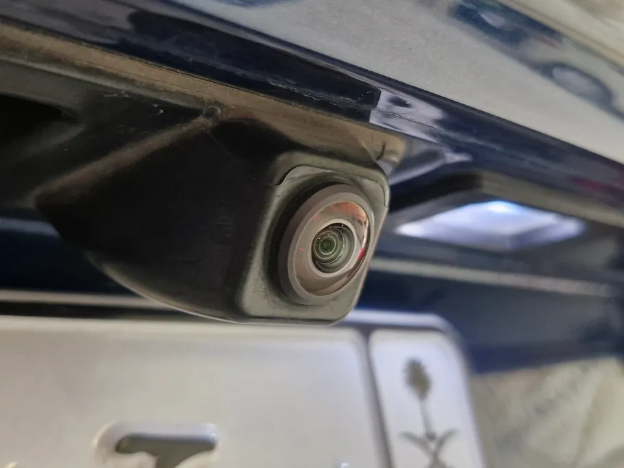 2023 BMW 5 Series 520i 