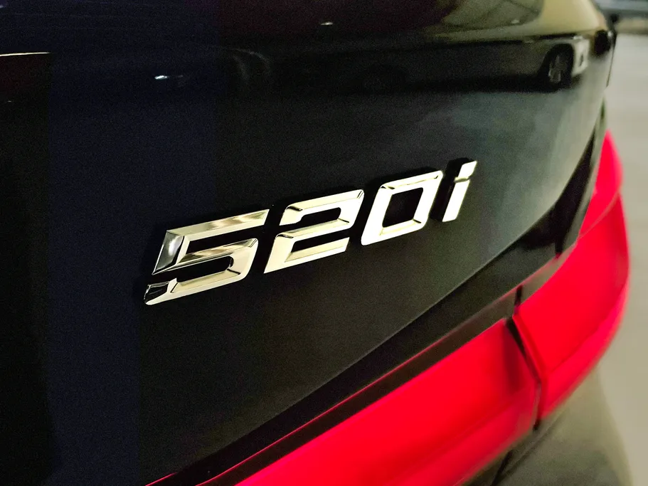 2023 BMW 5 Series 520i 